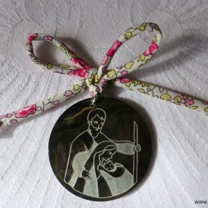 Médaillon de la Sainte Famille en nacre