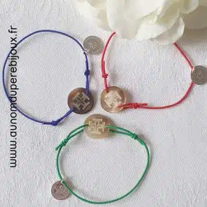 Bracelet scout sur cordon élastique