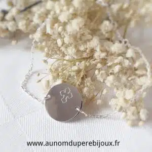 Bracelet médaille plate de la Croix, à personnaliser - argent ou plaqué or