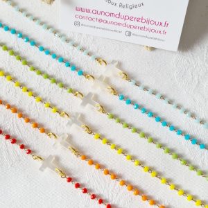au-nom-du-pere-bijoux-bracelets-croix-en-nacre-sur-chaîne-chapelet-de-couleur