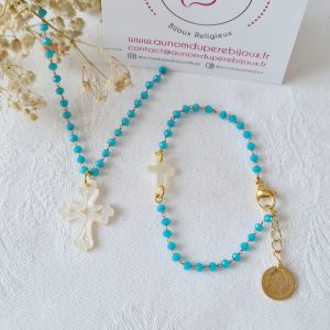 au-nom-du-pere-bijoux-bracelets-croix-en-nacre-sur-chaîne-chapelet-colorée