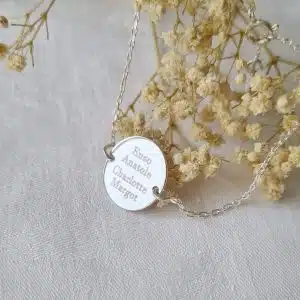 Bracelet-medaille-plate-personnalisee-gravee-sur-chaine-argent-massi