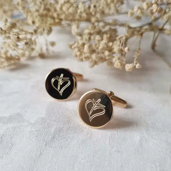 Boutons de manchette gravés avec le Sacré Coeur (en plaqué or)