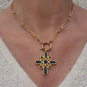 Collier Hermance avec Croix émaillée noire