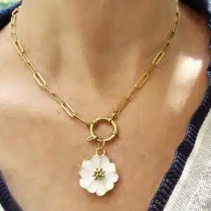 Collier Hermance avec Fleur Blanche
