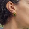 Boucles d'oreilles Art Déco portées (vert)