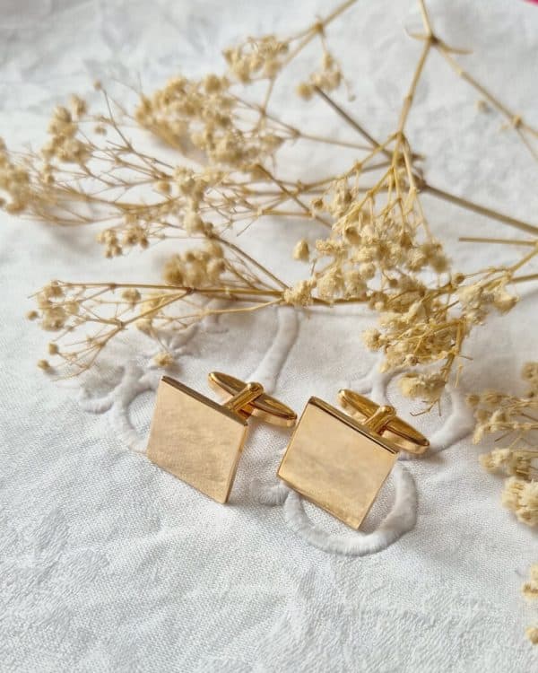 Boutons de manchette carrés en plaqué or