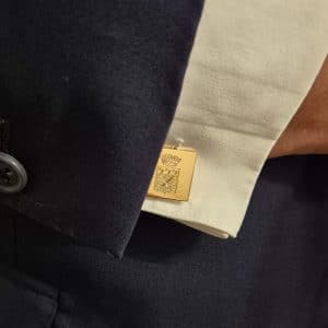 Boutons de manchette carrés portés