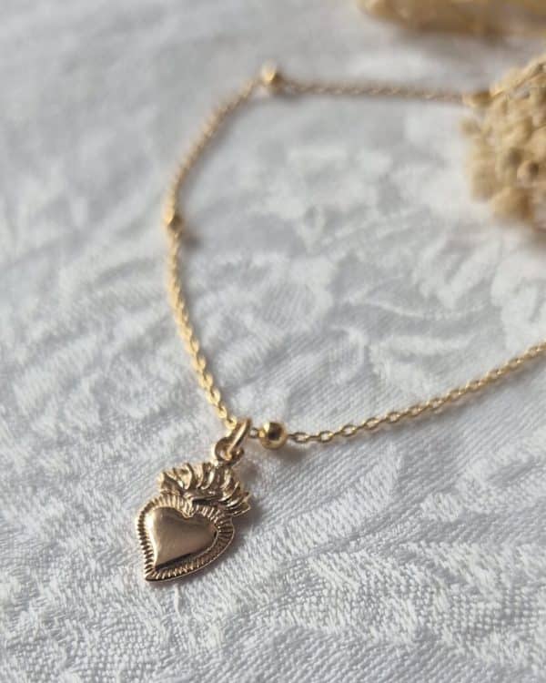 Bracelet Sacré Coeur sur chaîne perlée (détails)