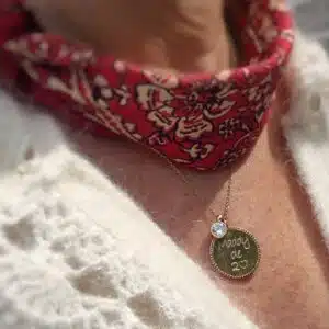 Collier Mes Amours médaille perlée en plaqué or 3 microns et zirconium