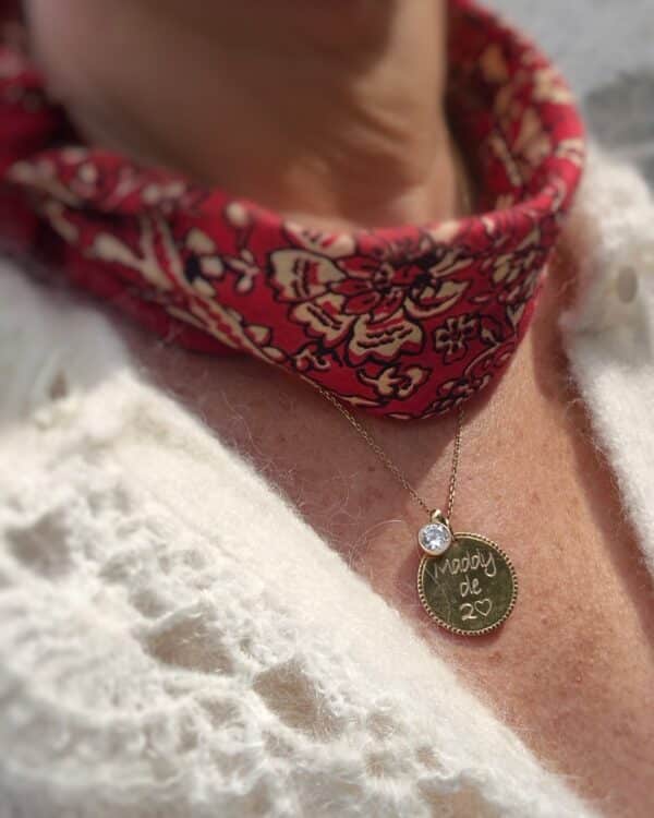 Collier Mes Amours médaille perlée en plaqué or 3 microns et zirconium
